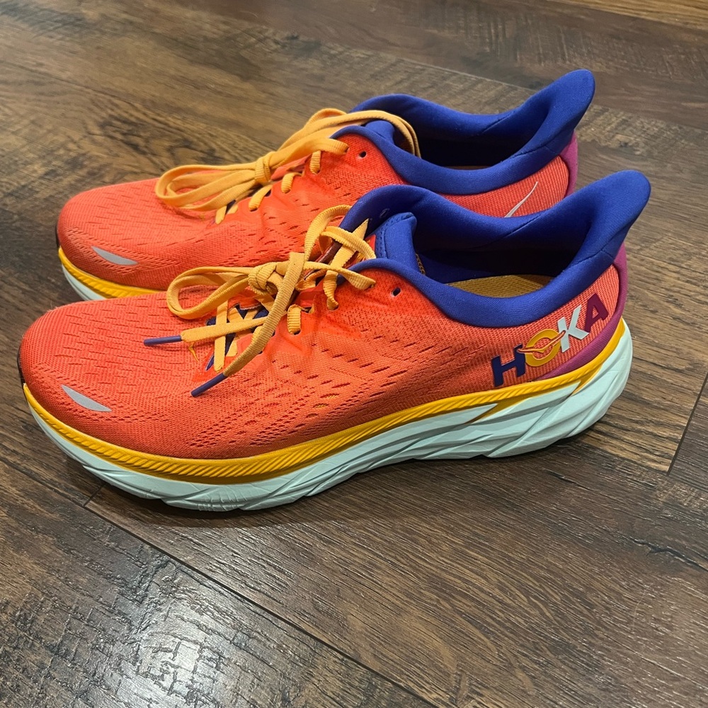 Hoka Clifton 8, size 10 1/2 Women’s. Lightly worn in great condition.